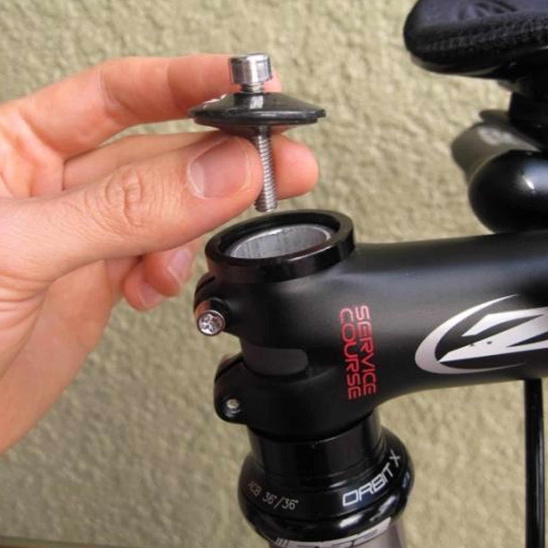 3t Cap 3T Headset Top Cap & Stainless Steel Bolt (1 1/8